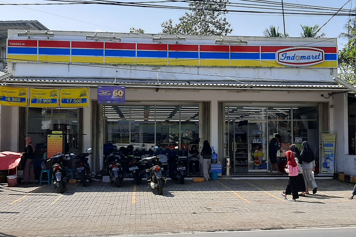 Indomaret Slarang: Belanja Cepat di Jantung Kesugihan